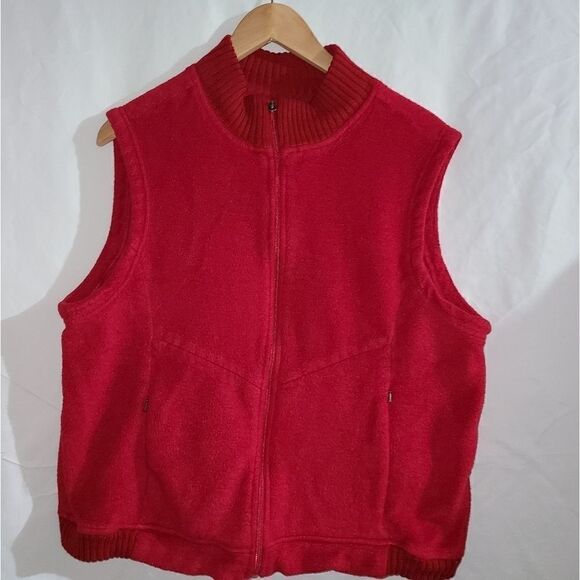 Women's Catalina Red Full Zip Up Vest - Picture 1 of 5